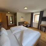 Ośrodek wypoczynkowy Neusacher Moser 3*