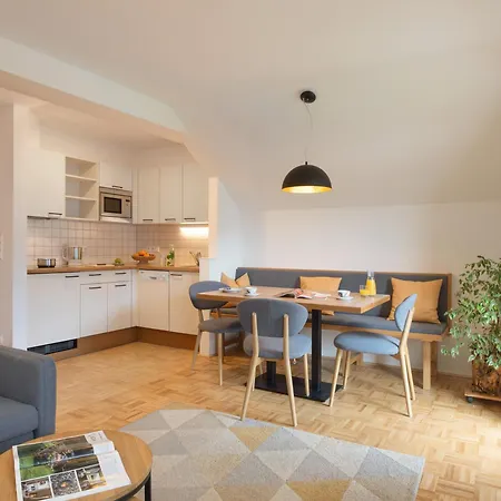 菲伦霍夫纽泽哈尔莫泽酒店 3*