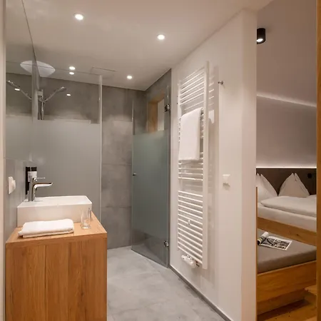 Resort Neusacher Moser 3*